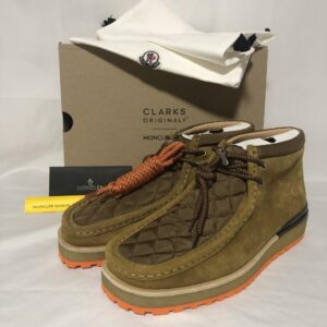 Giay Clarks x Moncler Monwallabee 'Oak Yellow' 261-71478