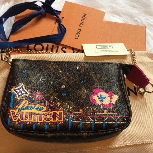 Louis Vuitton Mini Pochette Accessories M69752 Christmas Limited Editi