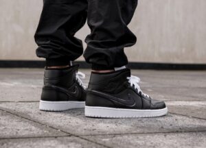 Alternative view of Giày Nike Air Jordan 1 Mid 'Maybe I Destroyed the Game' 852542-016