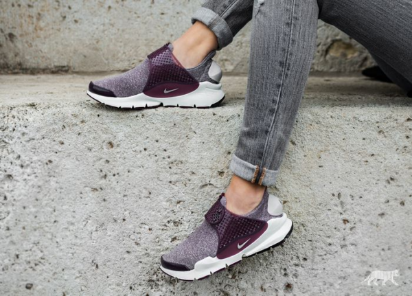 Giày Nike Wmns Sock Dart SE 'Night Maroon' 862412-600 - Hình ảnh 5