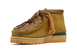 Giay Clarks x Moncler Monwallabee 'Oak Yellow' 261-71478