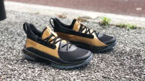 Alternative view of Giày Under Armor Curry 7 'NBA Final' 3023300-002