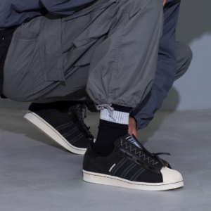 Alternative view of Giày Adidas Superstar 80s 'Core Black' GX1400