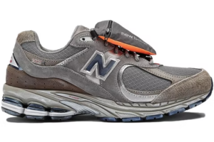 Giày New Balance 2002R 'Grey Brown Pouch' M2002RVA