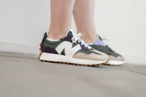 Alternative view of Giày New Balance Wmns 327 'Oak Leaf Green' WS327COB