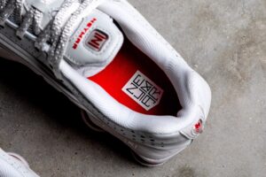 Alternative view of Giày Nike Shox R4 Neymar Jr Platinum Tint BV1387-002