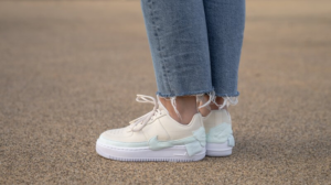 Giay Nike Air Force 1 Jester XX 'Light Cream' AO1220-201