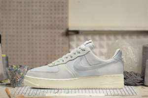 Giay Nike Air Force 1 '07 LV8 Photon Dust and Sail 'Grey' DO9801-100