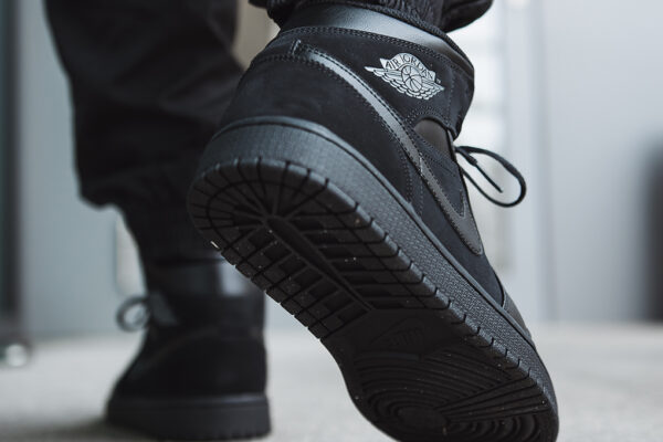 Giày Nike Air Jordan 1 Mid 'Triple Black' (2018) 554724-050 - Hình ảnh 3