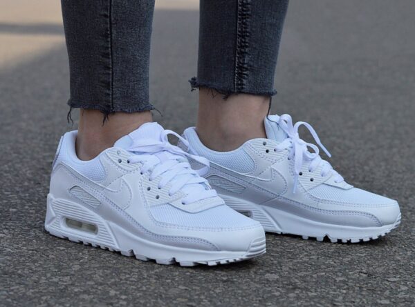 Giày Nike Wmns Air Max 90 'White' CQ2560-100 - Hình ảnh 2