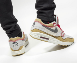 Alternative view of Giày Nike Air Max 1 Inside Out Club 'Gold Black' 858876-713