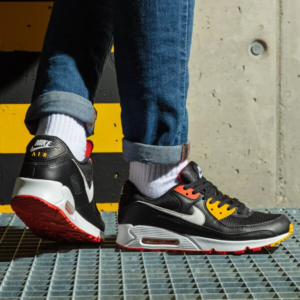 Alternative view of Giày Nike Air Max 90 'Raygun' DJ9250-001