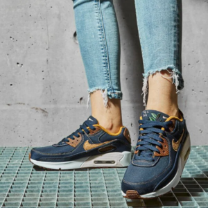 Giay Nike Air Max 90 GS 'Cork Obsidian' DC7774-400
