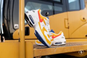 Alternative view of Giày Nike Air Max 2 Light 'University Gold' AO1741-700