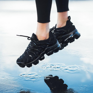 Giay Nike Air VaporMax Plus SE 'Black' DH1063-001