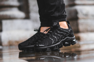 Giay Nike Air VaporMax Plus SE 'Black' DH1063-001