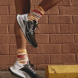 Alternative view of Giày Nike Air Zoom Pegasus 38 'Black Metallic Silver' CW7356-003