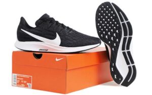 Alternative view of Giày Nike Air Zoom Pegasus 36 Extra-Wide 'Black' AQ2205-001