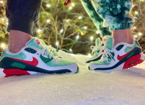 Alternative view of Giày Nike Air Max 90 'Christmas Sweater' DC1607-100