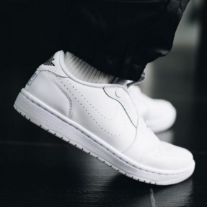 Alternative view of Giày Nike Wmns Air Jordan 1 Low Slip 'White' AV3918-100