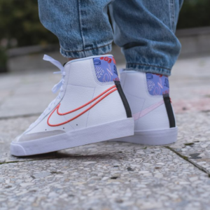 Alternative view of Giày Nike Blazer Mid '77 SE GS 'White Magic Ember' DJ0265-100
