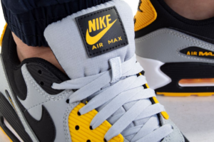 Giay Nike Air Max 90 'Classic Batman' DH4619-003