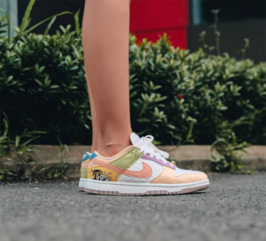 Giay Nike Dunk Low SE 'Sun Club' DQ0265-100