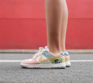 Giay Nike Dunk Low SE 'Sun Club' DQ0265-100
