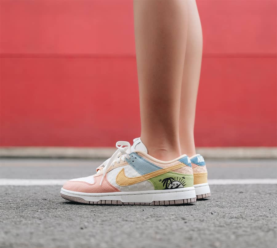 Nike Dunk Low SE Sun Club DQ0265-100