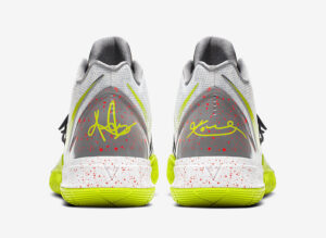 Giay Nike Kyrie 5 'Mamba Mentality' AQ2456-102