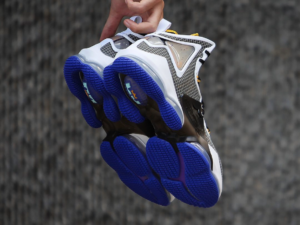 Giay Nike Lebron 19 'Hardwood Classic' DC9340-002