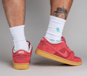 Giay Nike SB Dunk Low 'Adobe' DV5429-600