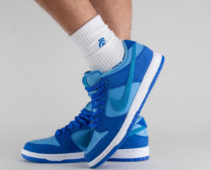 Alternative view of Giày Nike SB Dunk Low Pro 'Blue Raspberry' DM0807-400
