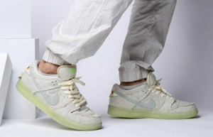 Alternative view of Giày Nike Dunk Low SB 'Mummy' DM0774-111