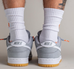 Giay Nike SB Dunk Low 'Orange Label Grey Gum' DV5464-001