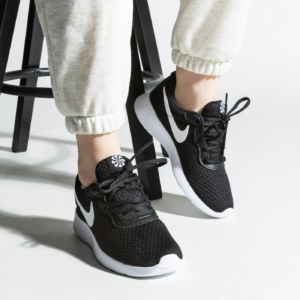 Giay Nike Tanjun 'Black' DJ6257-004