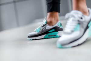 Alternative view of Giày Nike Wmns Air Max 90 'Turquoise' CD0490-104