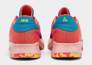 Giay Nike Zoom Freak 4 'Barrier Reef' DQ3824-500