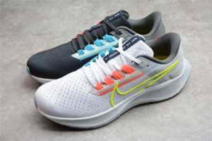 Alternative view of Giày Nike Air Zoom Pegasus 38 Limited Edition DJ3129-001