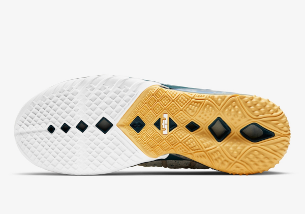 Giày Nike LeBron 18 'Reflections Flip' DB8148-100 - Hình ảnh 4