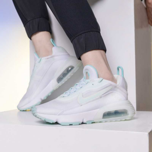 Alternative view of Giày Nike Wmns Air Max 2090 'White Barely Green' DJ3029-100