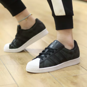 Giay Adidas Superstar 'Black Logo Print' GX8412