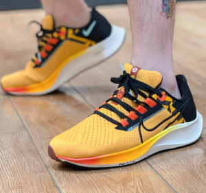 Alternative view of Giày Nike Air Zoom Pegasus 38 Ekiden DO2423-739