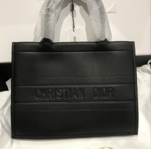 Tui Dior Medium Book Tote 'Black Calfskin' M1296ZGSB-M900