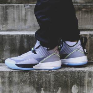 Alternative view of Giày Nike Air Jordan 33 SE PF 'Cement Grey' CD9561-007