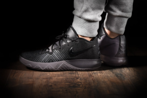 Alternative view of Giày Nike Kyrie Flytrap 'Black Thunder Grey' AA7071-011