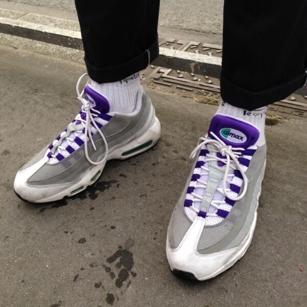 Buy Air Max 95 LV8 'Grape' - AO2450 101