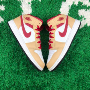 Giay Nike Air Jordan 1 Mid 'Light Curry Cardinal' 554725-201