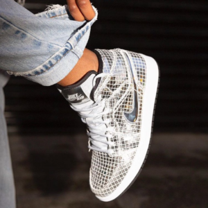 Alternative view of Giày Nike Wmns Air Jordan 1 Mid 'Disco Ball' CU9304-001