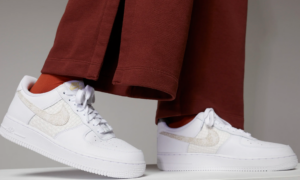 Giay Nike Air Force 1 'White Gold' DO9458-100